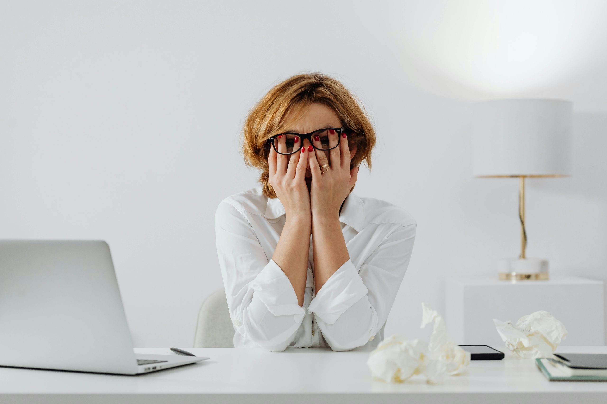 Tech Support and Training: Guiding Seniors & Digital Novices